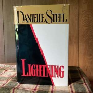 Lightning by Danielle Steel, Large Print Edition